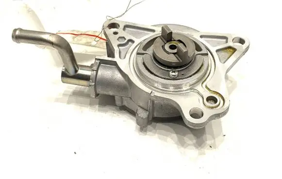 Suzuki SX4 S-Cross Vacuum pump