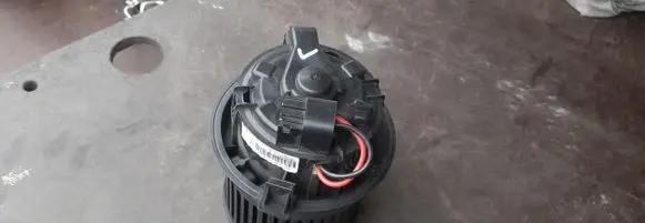 Peugeot 2008 I Heater fan/blower T1013140A