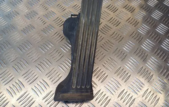 Volkswagen Touran I Accelerator throttle pedal 1K1721503L