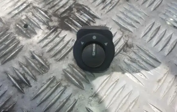 Fiat Fiorino Wing mirror switch
