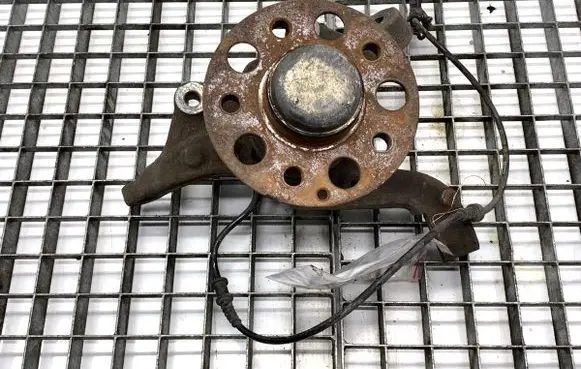 Mercedes-Benz E W212 Front wheel hub spindle knuckle 