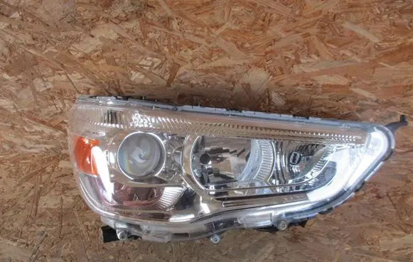 Mitsubishi ASX Headlight/headlamp P9135R