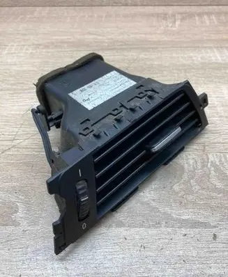 BMW 3 E90 E91 Dashboard side air vent grill/cover trim 7151201 RHD