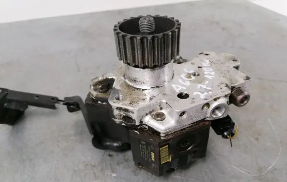 Audi A6 S6 C6 4F Fuel injection high pressure pump 0445010125 059130755J