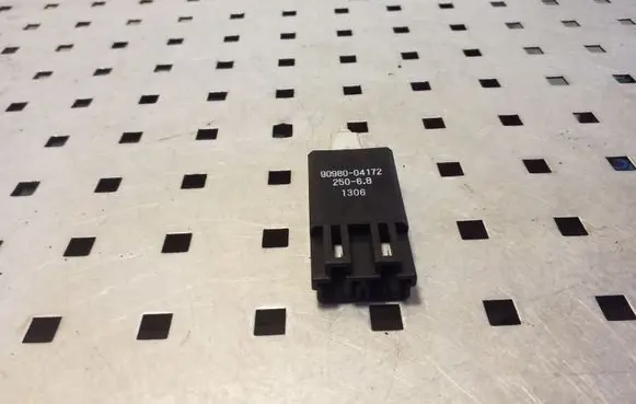 Lexus RX 330 - 350 - 400H Other relay 9098004172