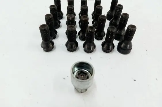 BMW iX1 Nuts/bolts 