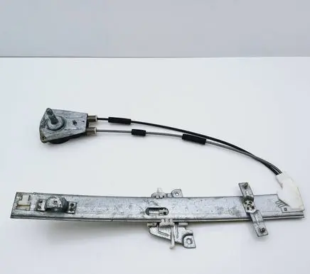 Mazda 323 Front door manual window regulator 