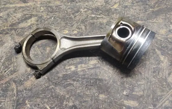 Citroen C6 Piston with connecting rod H268X
