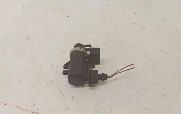 BMW 5 E39 Turbo solenoid valve 72279600