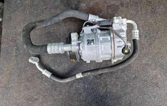 BMW 4 F32 F33 Air conditioning (A/C) compressor (pump) 9299328 22527010 9337135