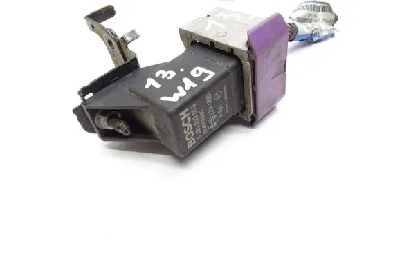 Opel Vivaro Glow plug pre-heat relay 0281003050