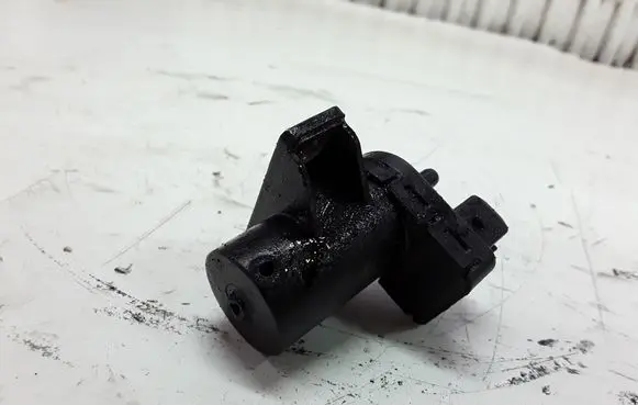 Renault Laguna II Turbo solenoid valve 7700113709