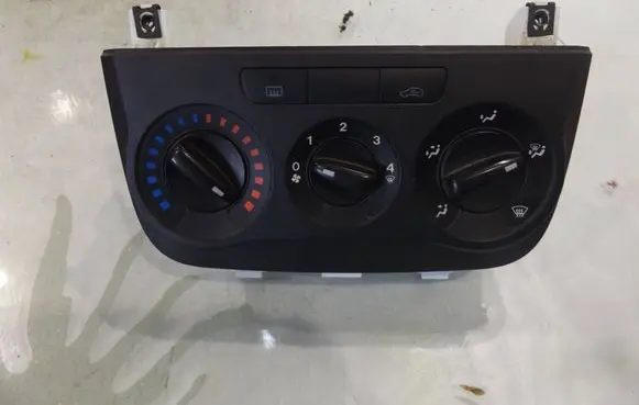 Fiat Grande Punto Climate control unit