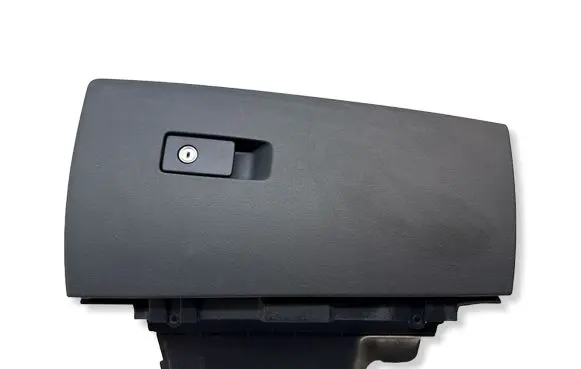 Volvo V70 Glove box 39807244