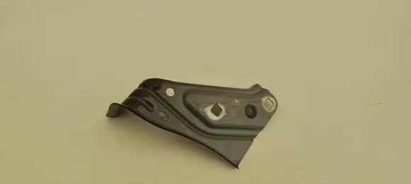 Renault Clio V Fender mounting bracket 631413553