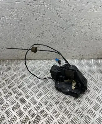 Mercedes-Benz E W211 Rear door lock 004141112630 2117300535910