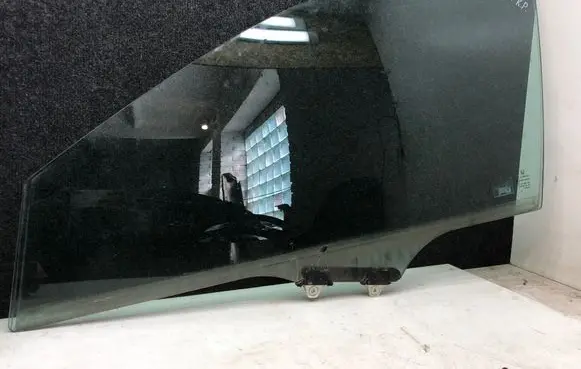 Honda CR-V Front door window glass four-door 43R00050 DOT24M62AS2