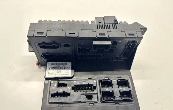 Mercedes-Benz E W211 SAM control unit 2115453901
