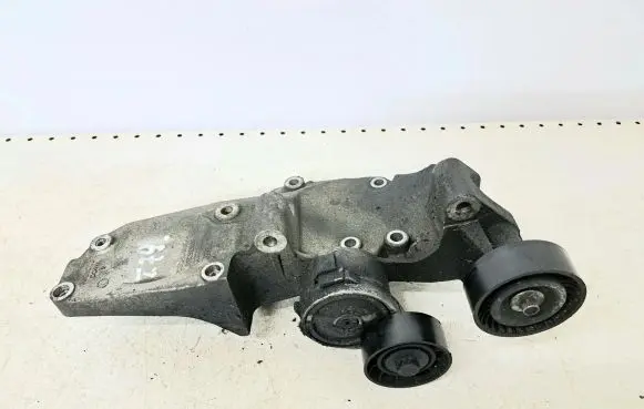 Volvo V70 Alternator belt tensioner 30777382