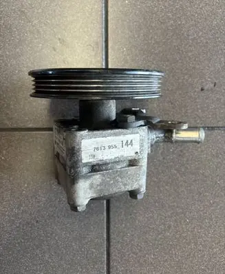 Nissan Almera N16 Power steering pump 7613955144