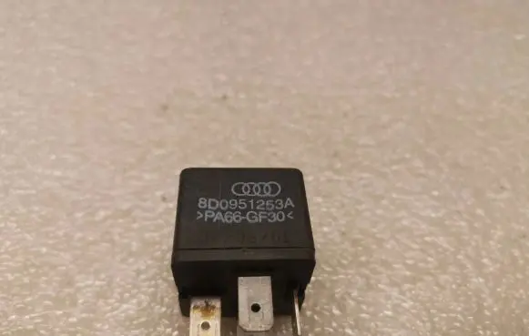 Audi A8 S8 D2 4D Other relay 8D0951253A