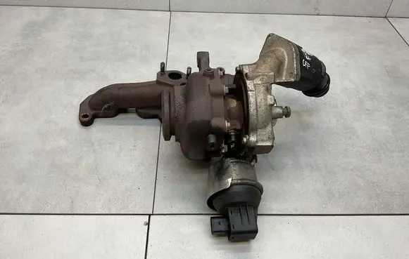 Volkswagen Sharan Turbo 03L253056G