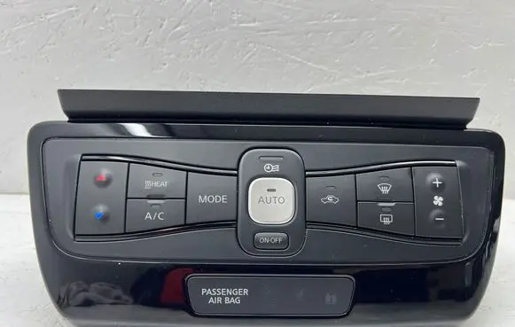 Nissan Leaf II (ZE1) Climate control unit 275005SE0A