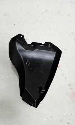 Audi RS4 B9 Intercooler air guide/duct channel 8W0121673D