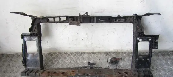 Hyundai i30 Radiator support slam panel