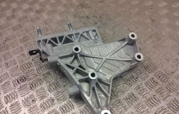 KIA Niro Generator/alternator bracket 20211117b