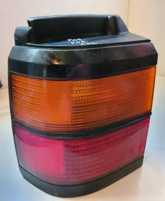Volkswagen PASSAT B3 Rear/tail lights 333945111