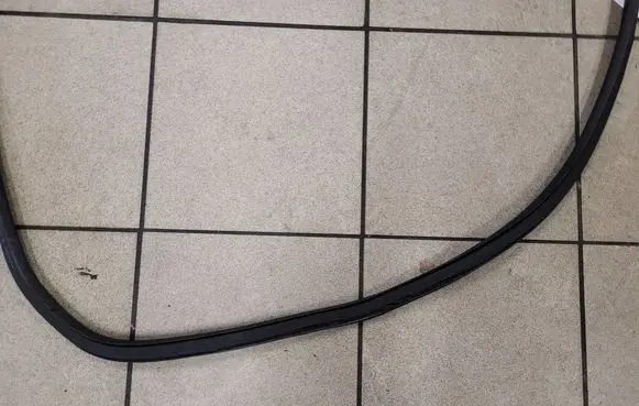 Opel Astra K Rear door rubber seal (on body) 39071820 360574169