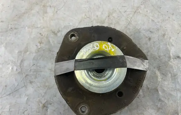 Volkswagen Polo III 6N 6N2 6NF Front upper strut mount 6N0412331E