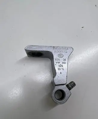 Audi Q7 4M Front door upper hinge 8S0833404A A046574