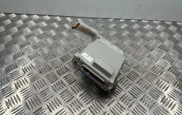 Lexus GS 300 350 430 450H Fuse module 8267030250