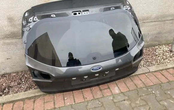 Tailgate/trunk/boot lid