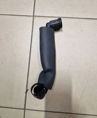 BMW 2 F46 Air intake hose/pipe 7621015