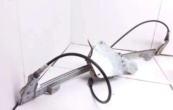 Renault Scenic I Front door window regulator with motor 