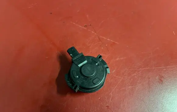 BMW X1 F48 F49 Camshaft vanos timing valve 7614288 11367614288