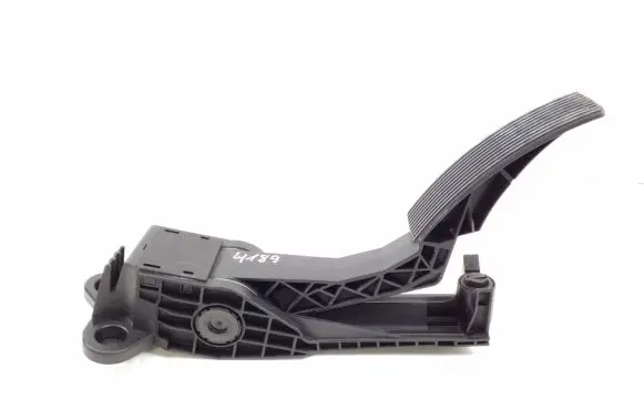 Mercedes-Benz ML W164 Accelerator throttle pedal A1643000104