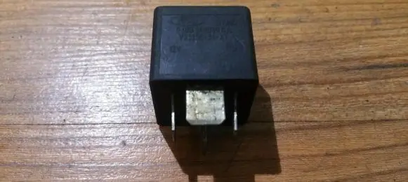 Ford Mondeo MK I Other relay 93bg14n089ca v23136-j4-x1