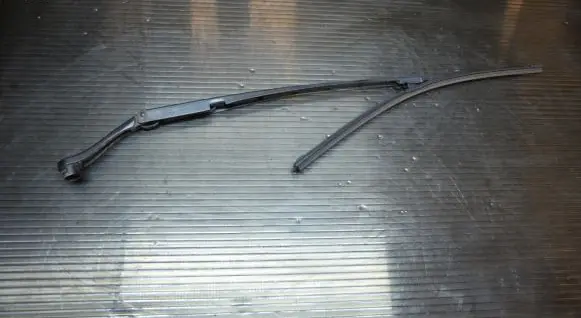 Citroen C5 Front wiper blade arm