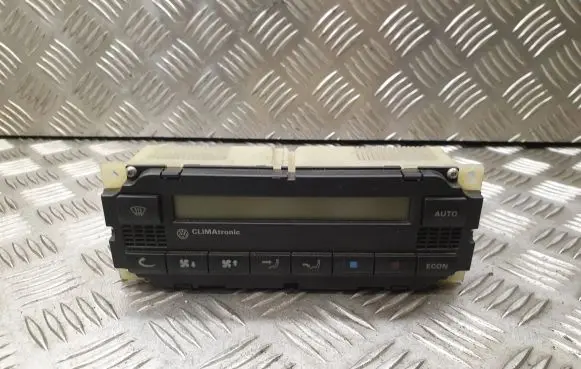 Volkswagen PASSAT B5 Climate control unit 3B1907044A