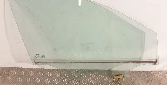KIA Sorento Front door window glass four-door