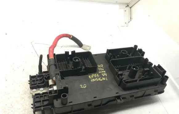 Opel Insignia A Fuse module 13222782 13255300WPF