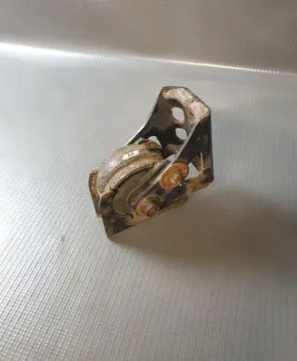 Toyota Avensis T270 Engine mount bracket