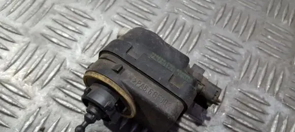 Headlight level adjustment motor
