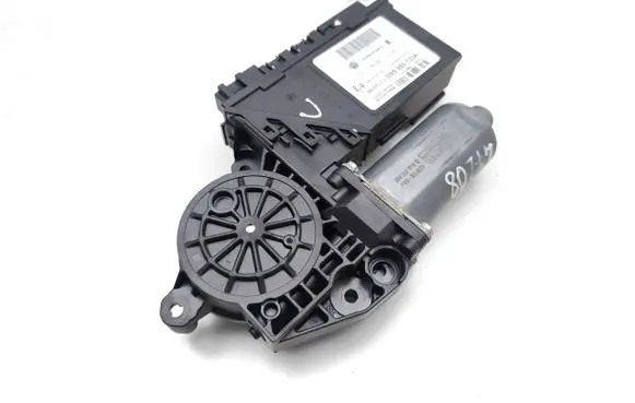 BMW 1 E81 E87 Rear door window regulator motor 3W5959703A E840311002