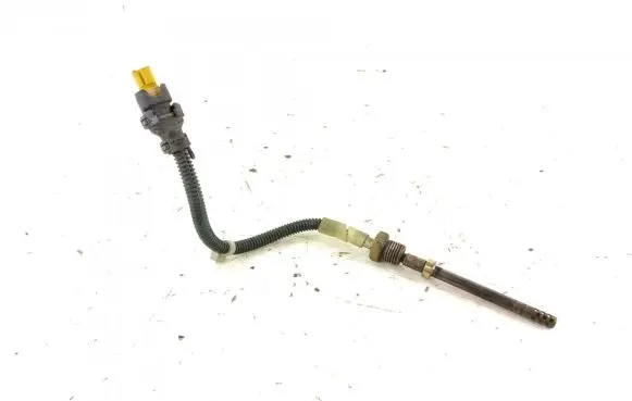 Mercedes-Benz C W204 Lambda probe sensor 0009056504 A0009056504