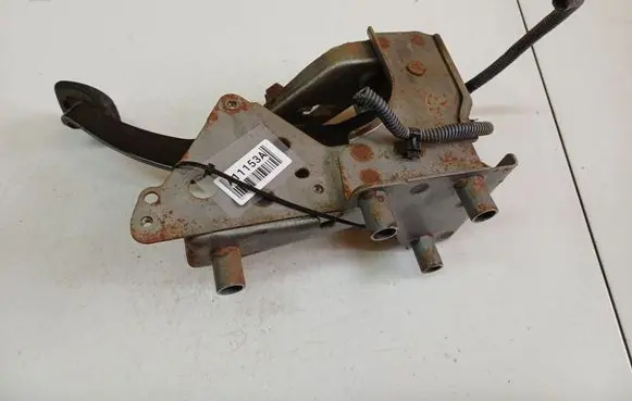 Nissan Tiida C11 Clutch pedal 